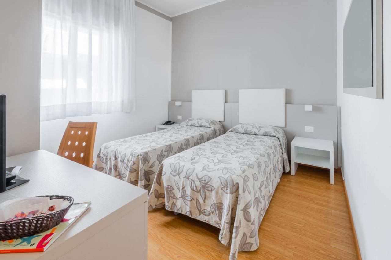 Hotel Del Corso 比比翁 外观 照片