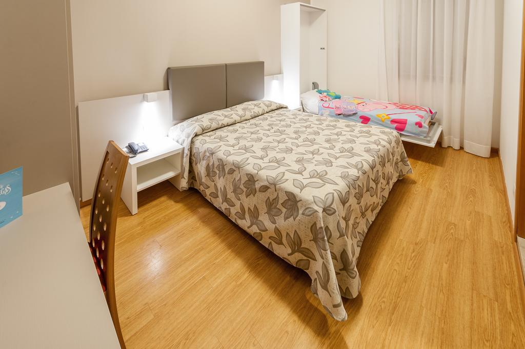 Hotel Del Corso 比比翁 外观 照片