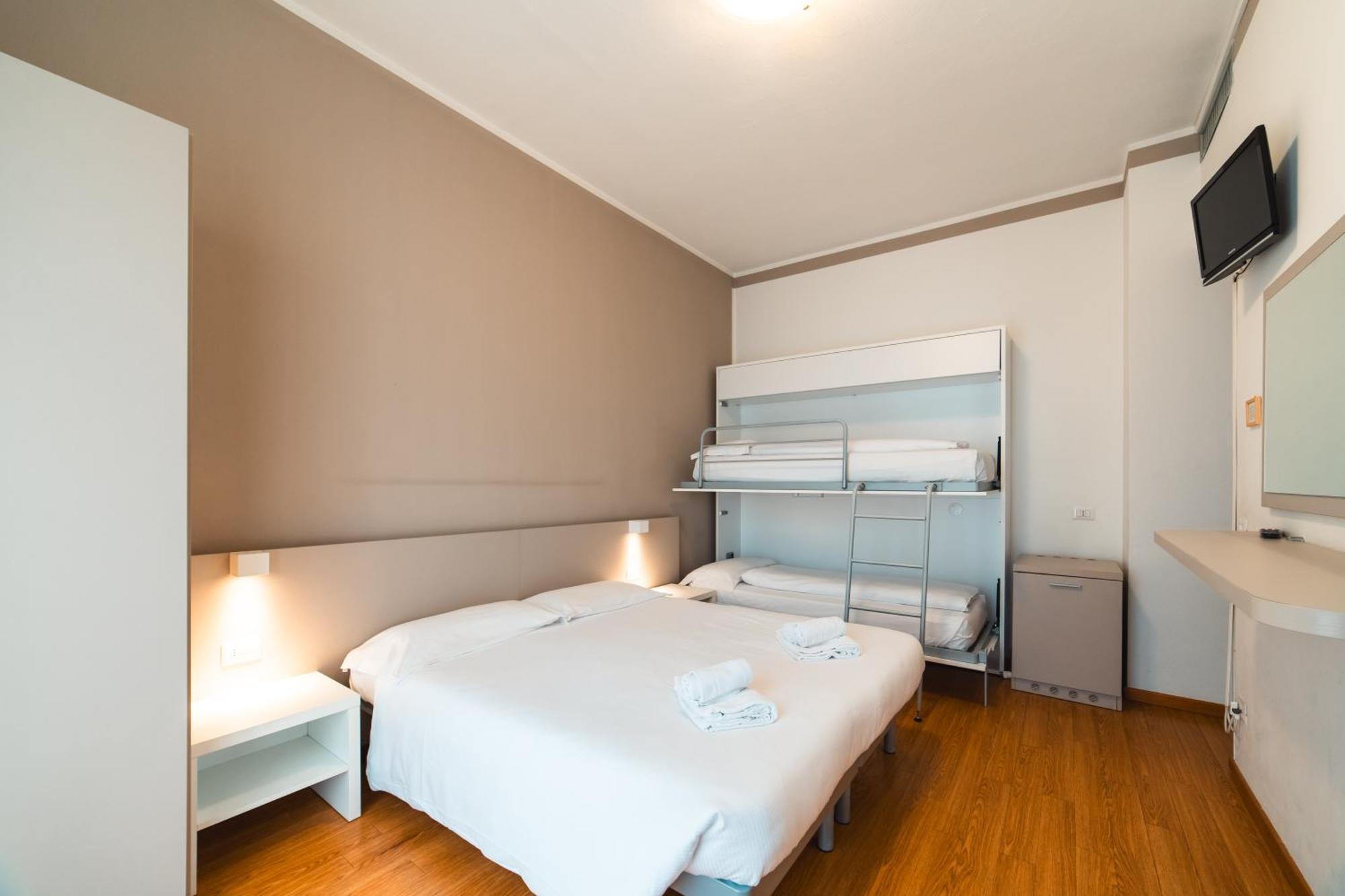 Hotel Del Corso 比比翁 外观 照片